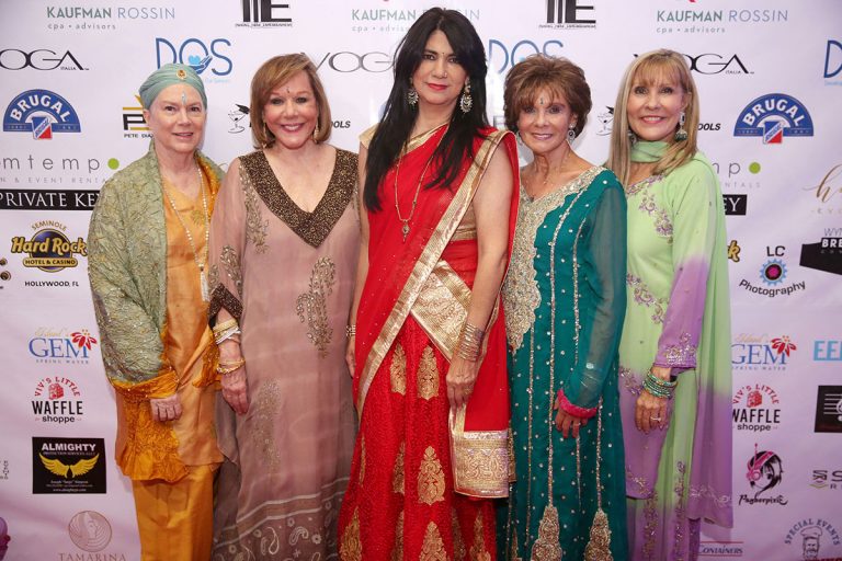Susan Rutrough, Sonia Gibson, Julia Alba, Miriam Salazar, Neyda Arol