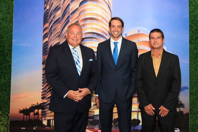 Humberto Betancour, Martin Melo, Chuck Brumsted