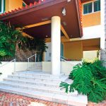 Page-5-TOP_690_allendale_rd_MLS_HID801165_ROOMporch1