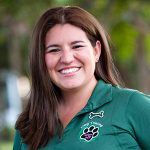 Holiday Hounds – About the Author – Dee Headshot