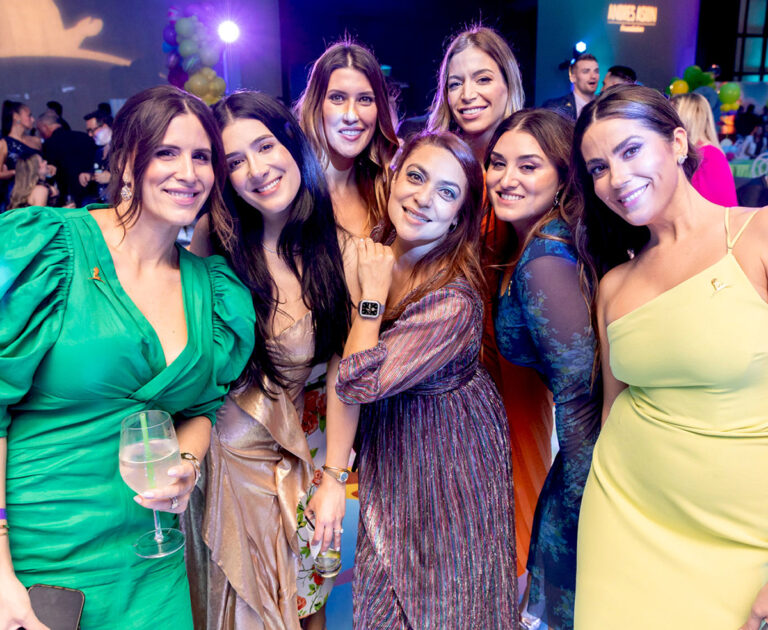 Laura Larrieu, Frances Franco, Carolina Toledo, Jess Cerda, Carolina Armas Bustamante, Desi Valls Lebess & Luly Valls