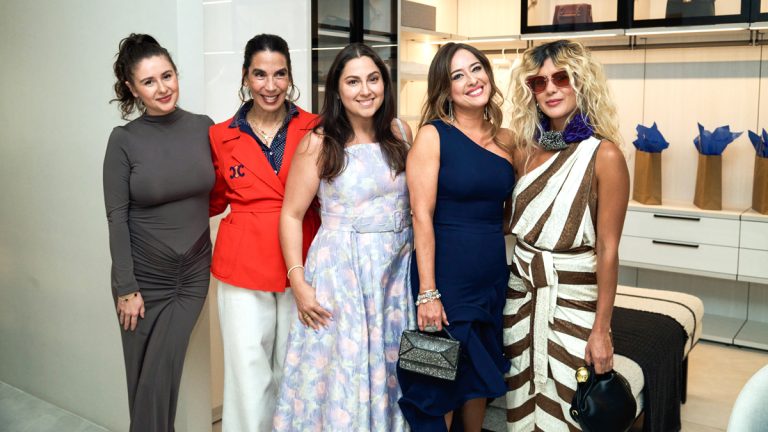 Julie Shvedyuk, Andrea Boet, Procilla Delgado, Erika Contreras & Katherine Cordero