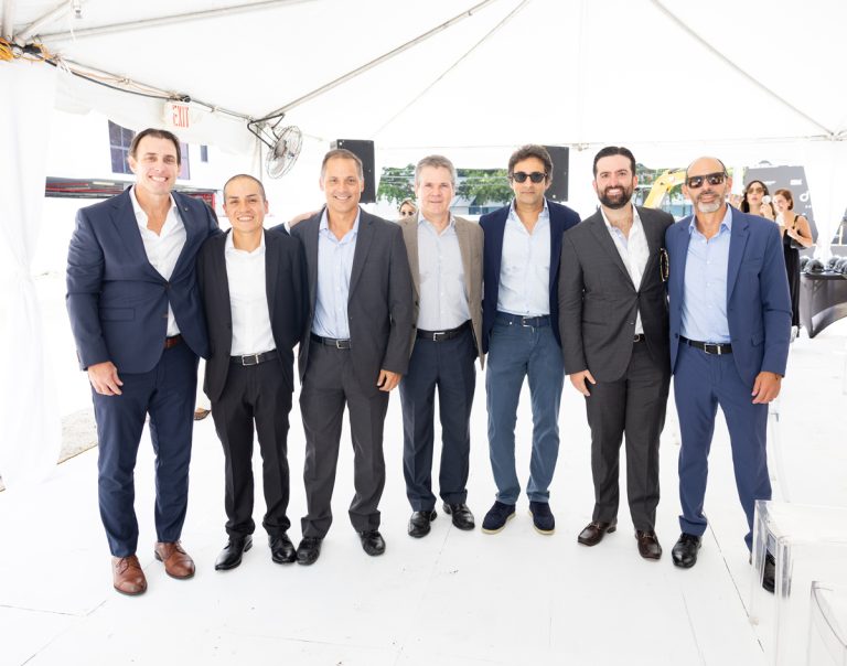 Juan Carlos Tassara, Renzo Maldonado, Eduardo Vargas, Ernesto Ferrero, Faisal Ashraf, Arturo Vidal & Mauricio Grieve
