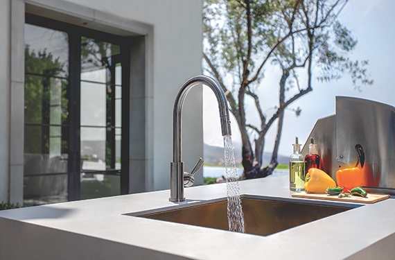 COTO Series by California Faucets: The Luxury Outdoor Kitchen